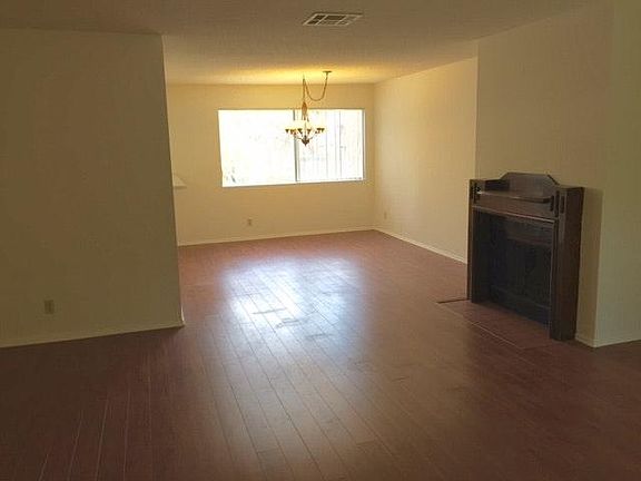 Living Room/Dining Room