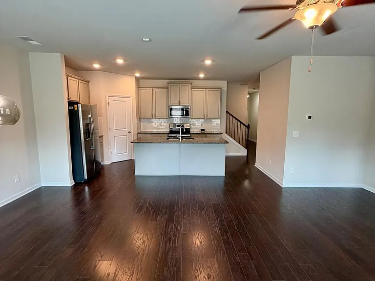 7091 Gladstone Cir — Photo 4