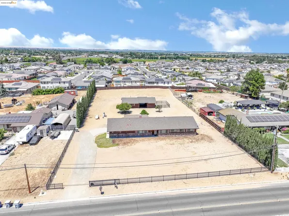 918 Carpenter Rd, Oakley, CA 94561