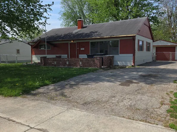 604 Carol Dr, Greenwood, IN 46143