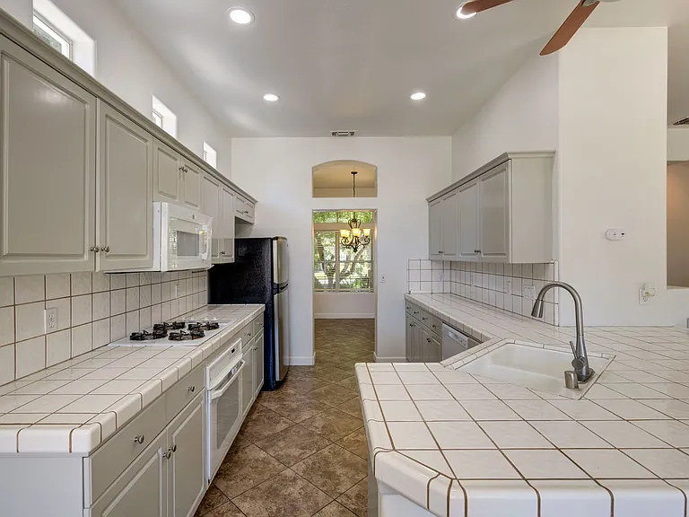 5508 W Bluff Ave — Photo 11
