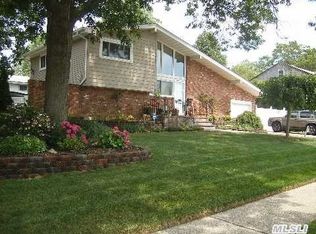 435 Lake Ave, Deer Park, NY 11729