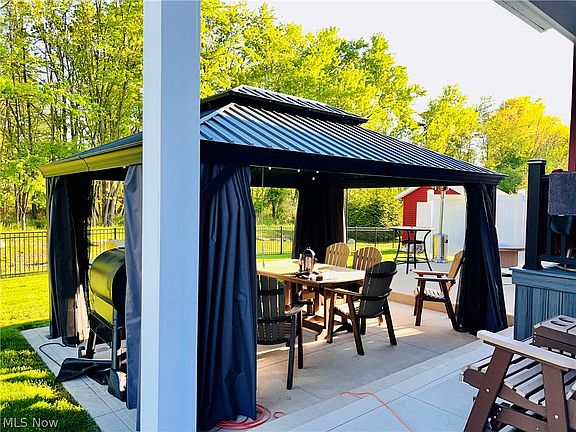 3rd image of 341 Cherry Rdg