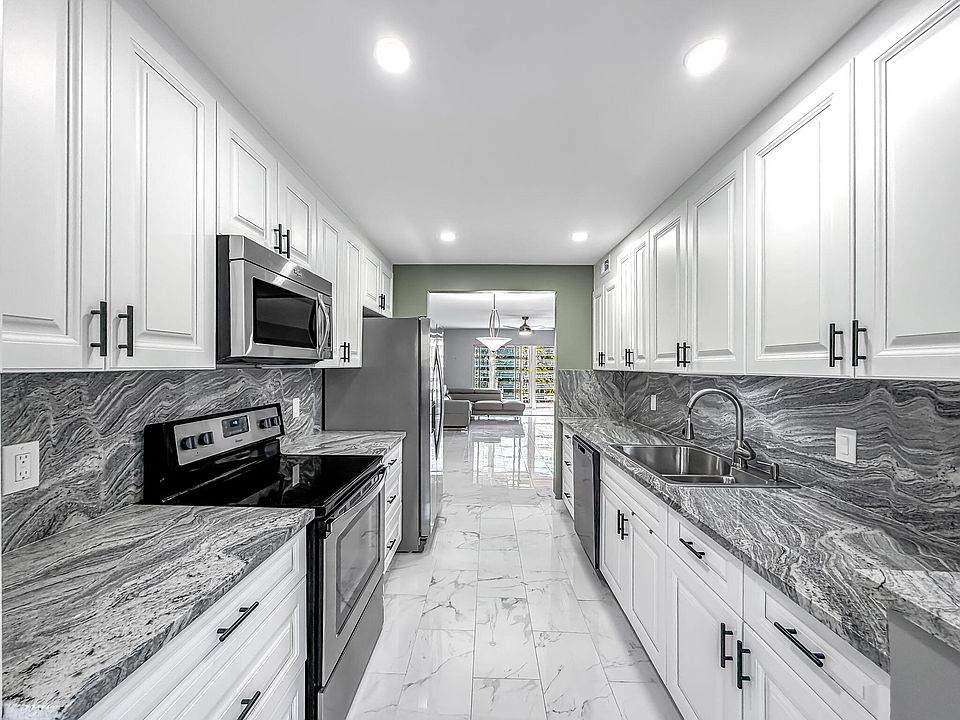 1st image of 1802 Eleuthera Pt #E3
