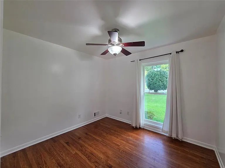 762 Lancelot Dr — Photo 12