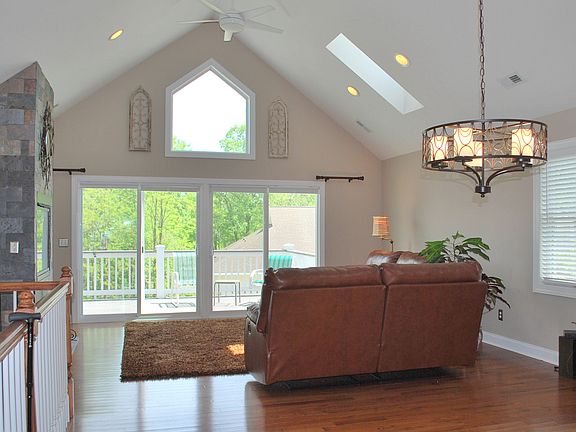2nd image of 159 Ashefield Ct