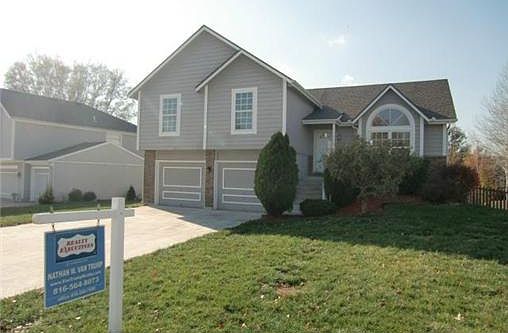 1st image of 5416 NE Scenic Dr
