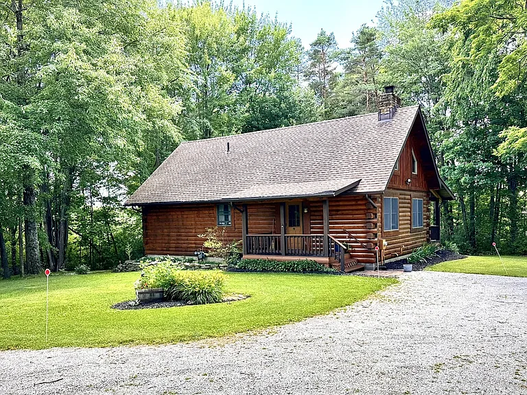 8900 Ravenna Rd — Photo 13
