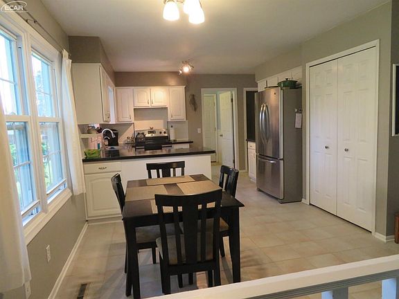 4th image of 8181 Manchester Dr