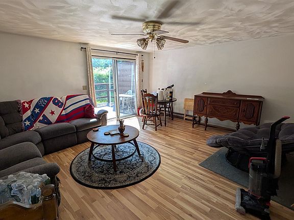2nd image of 47 Carol Ct