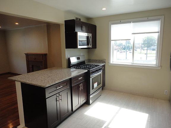 2nd image of 1297 W 3rd Ave #C