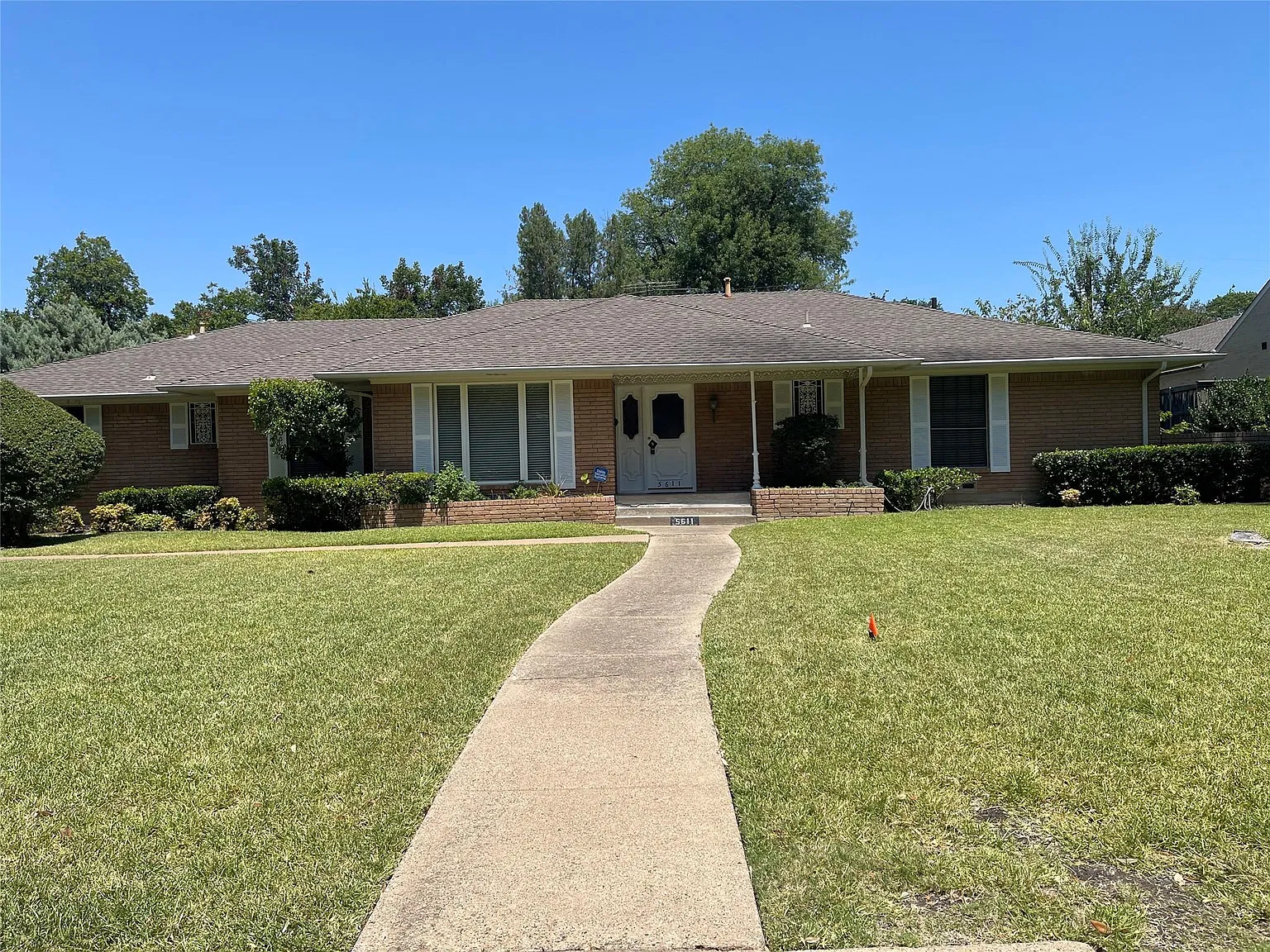 4 bed, 2398 sqft, $5,000 — Photo 3