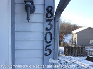 8305 Kaill Rd, Pleasant Valley, MO 64068