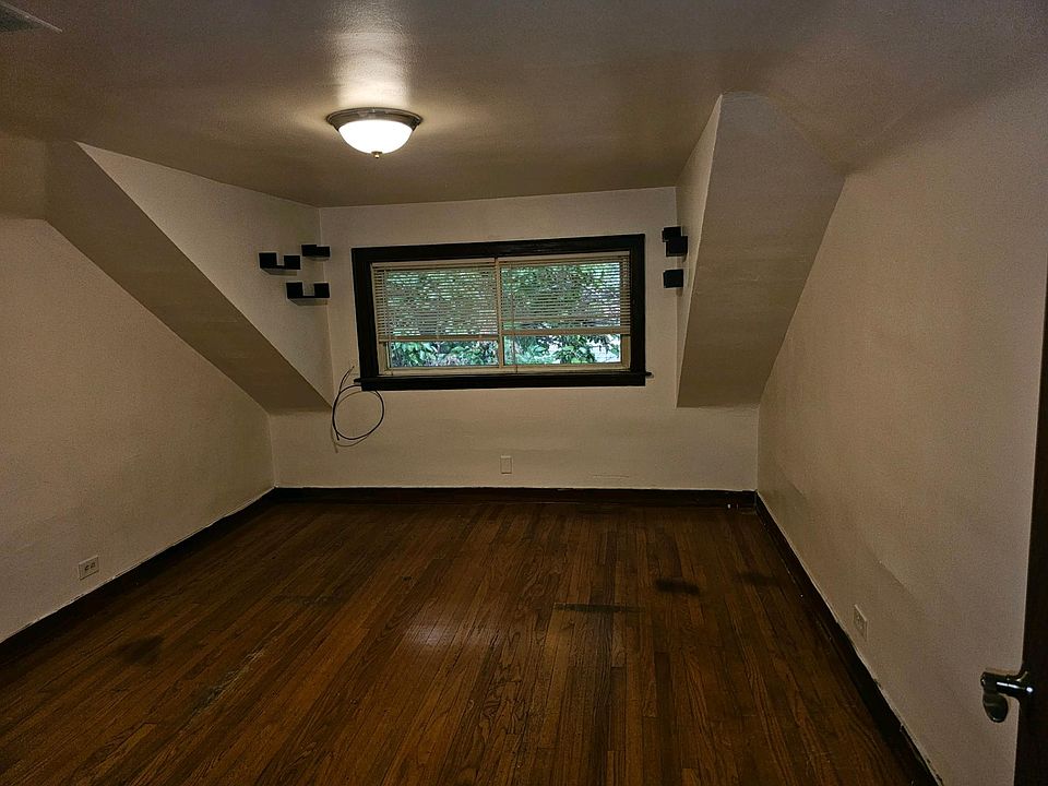 1st image of 1847 Cuyler Ave APT 2