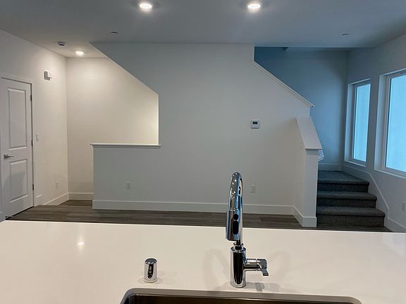 Living Room/Dining