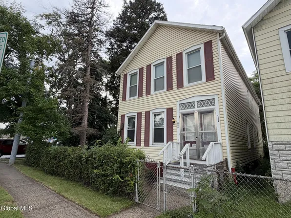 889 5th Avenue, Troy, NY 12182