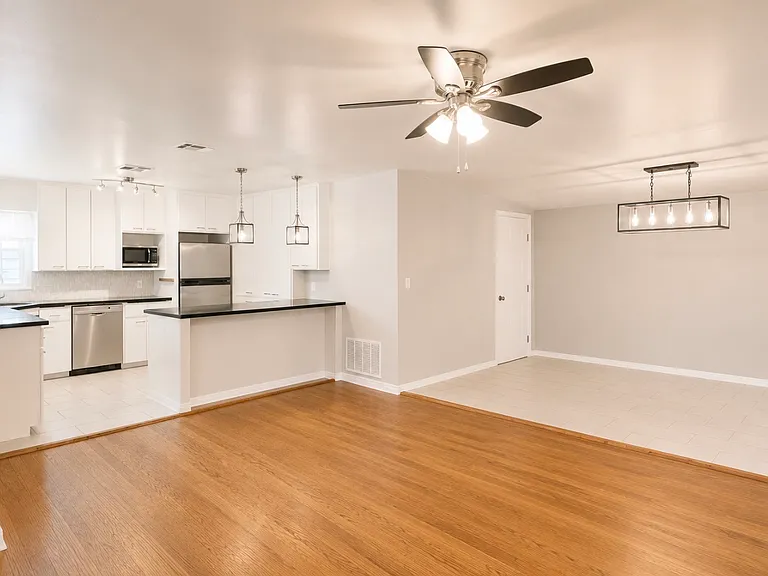 4713 N Harvey Pkwy — Photo 3