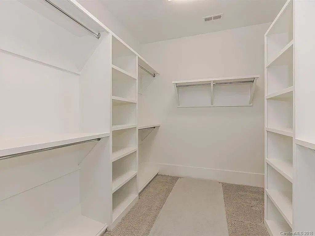 4 bed, 4.5 bath, 3726 sqft, $6,500 — Photo 4