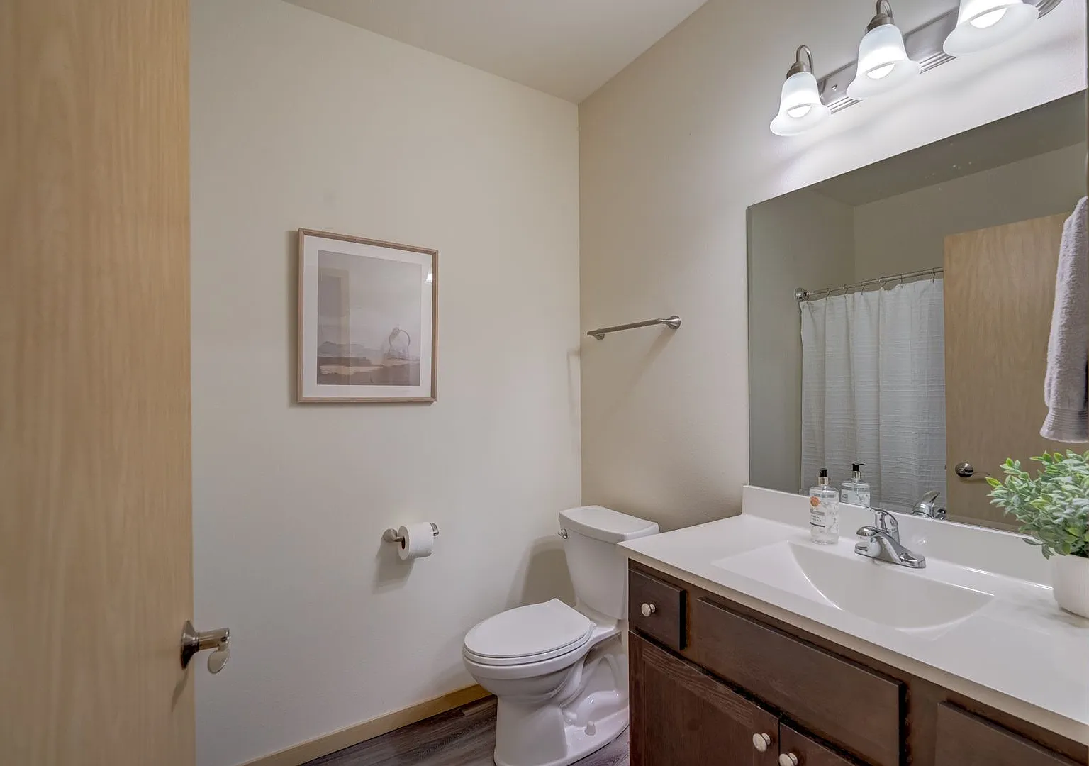 Fully Furnished Short Term Lease — Photo 4