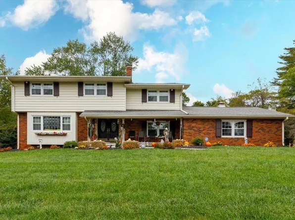 5673 Club Ln, Roanoke, VA 24018