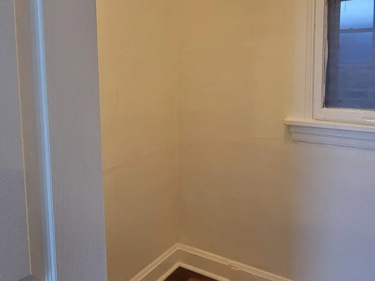 2054 W Roscoe St #2 — Photo 10