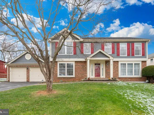 215 Sandstone Dr, Walkersville, MD 21793