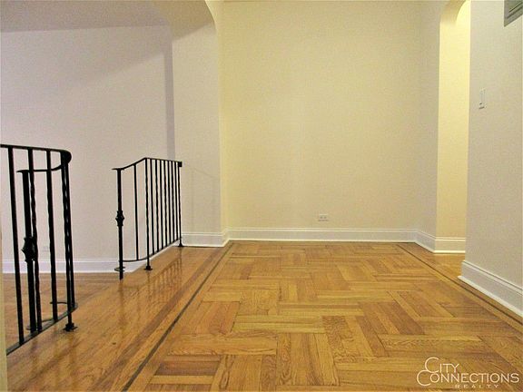 5th image of 110 Bennett Ave APT 1C