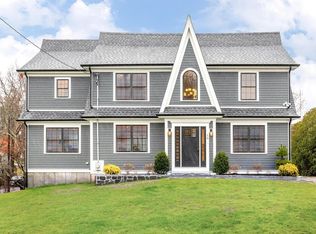 19 Windsor Rd, Westwood, MA 02090