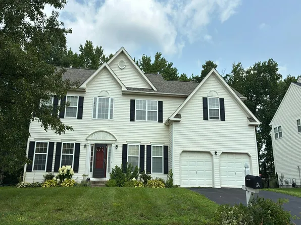42 Blue Spruce Dr, Bear, DE 19701