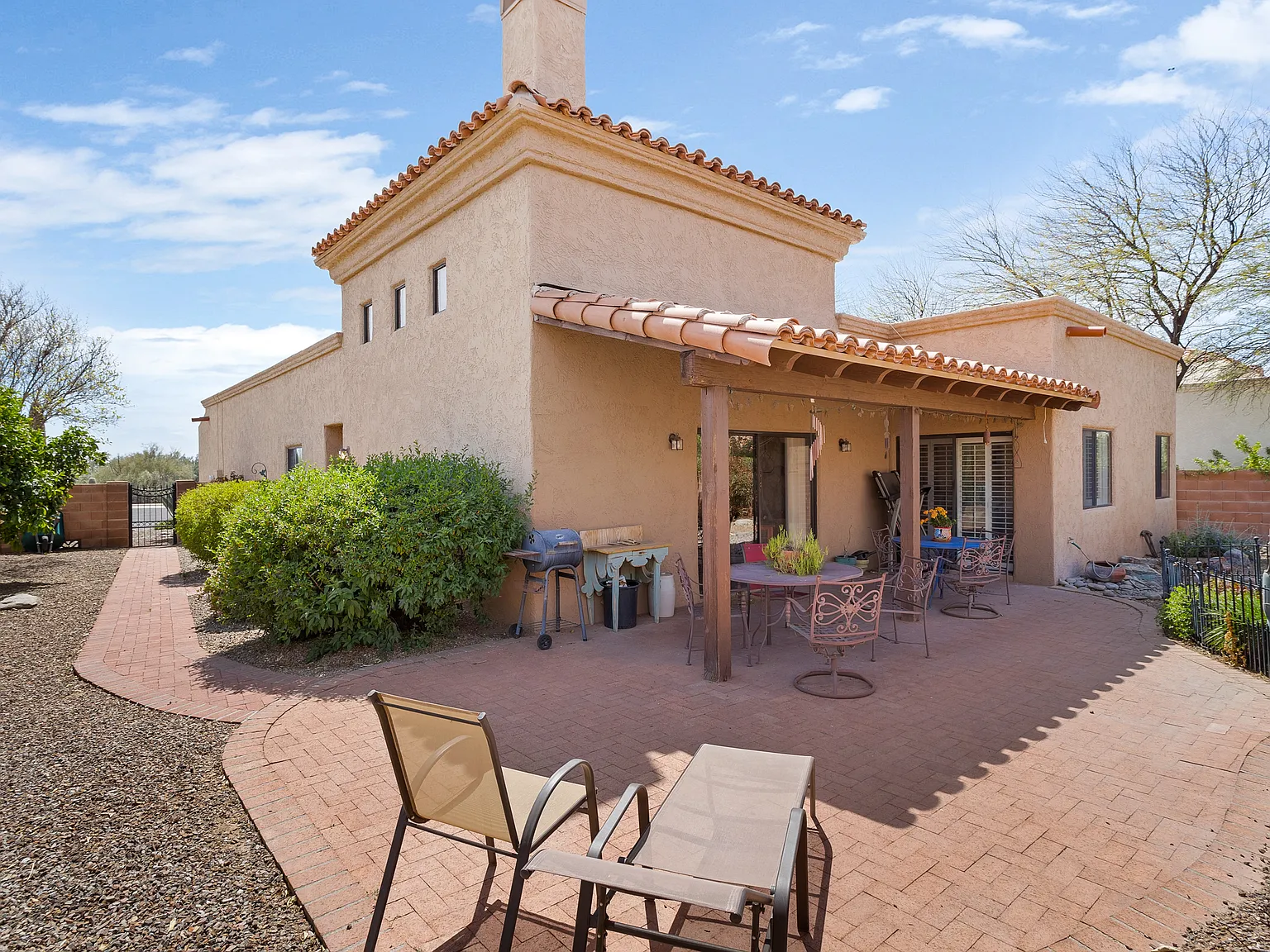3 bed, 1850 sqft, $3,300 — Photo 3