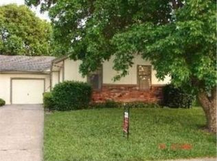 105 SW Donovan Rd, Lees Summit, MO 64063