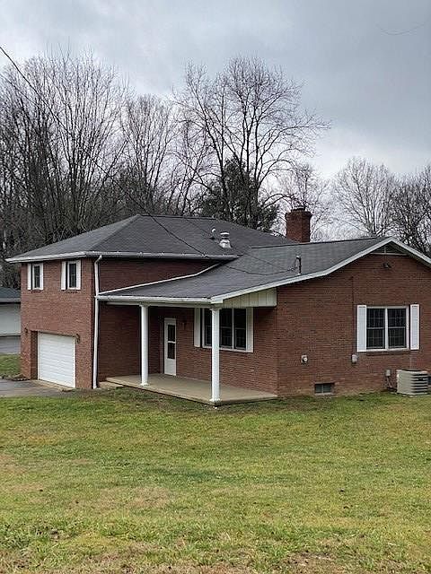 1st image of 37 Pine Lodge Ln