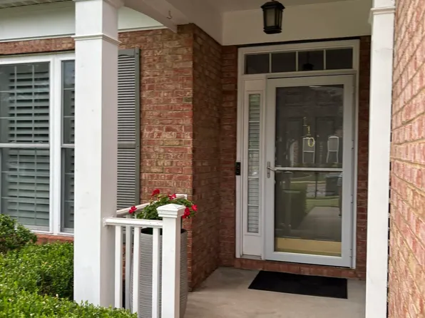 110 Saint James Place Dr, Greer, SC 29650