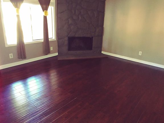 2nd image of 16225 NE 12th Ct