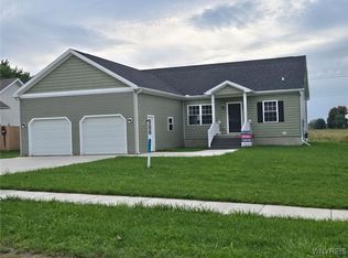 36 Fieldcrest Dr, Corfu, NY 14036