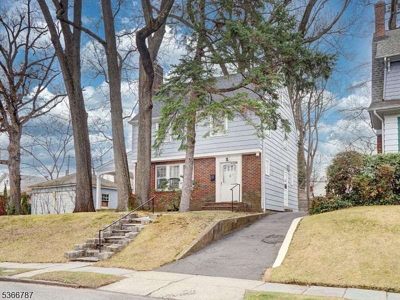 1st image of 21 Edgewood Rd