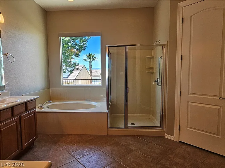 2139 Twin Falls Dr — Photo 35