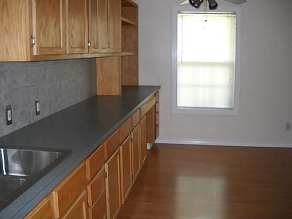 4th image of N Hatcher St