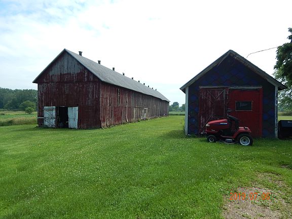 Barn and shed/strip house.