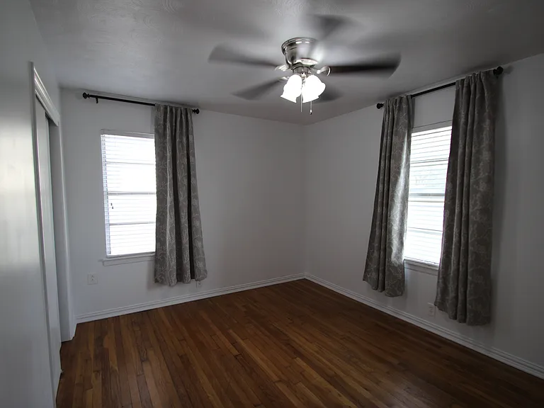 1921 Deborah Dr — Photo 32
