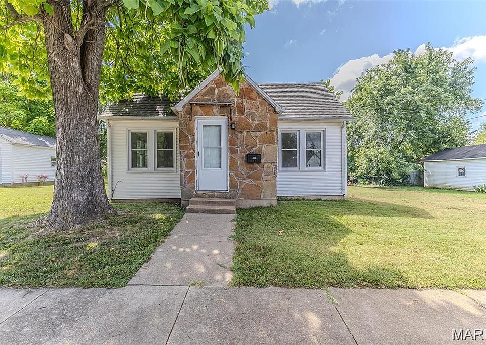 1st image of 360 W 5th St