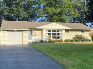 88 Morrow Dr, Rochester, NY 14616