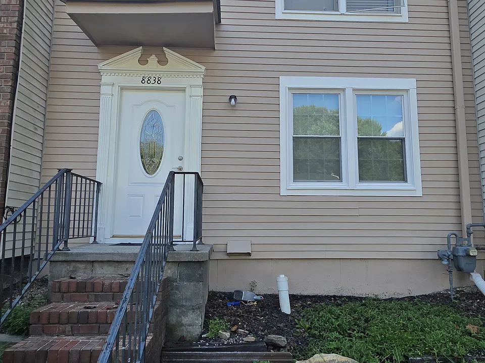 8838 Long Beach Cir