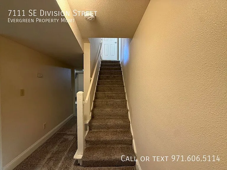 7111 SE Division St — Photo 20