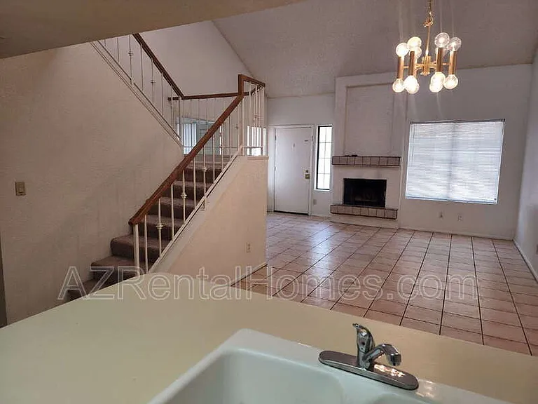 609 E Mesquite Cir #B106 — Photo 3
