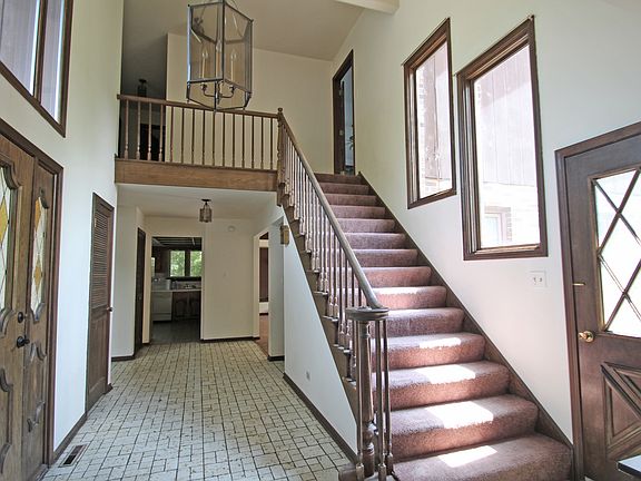 2nd image of 121 Niles Ave