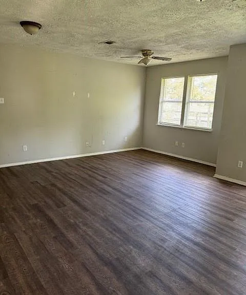 1208 Glendale St — Photo 6