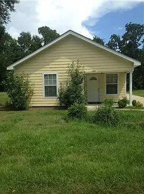 1030 Camp Ave — Photo 2