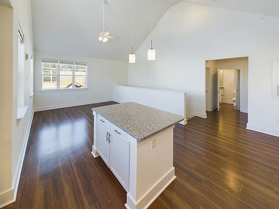 2nd image of 320 Arsdale Ave #27-205