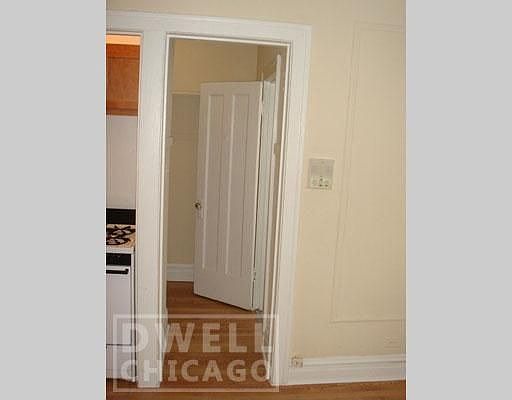 5th image of 941 W Agatite Ave APT 209
